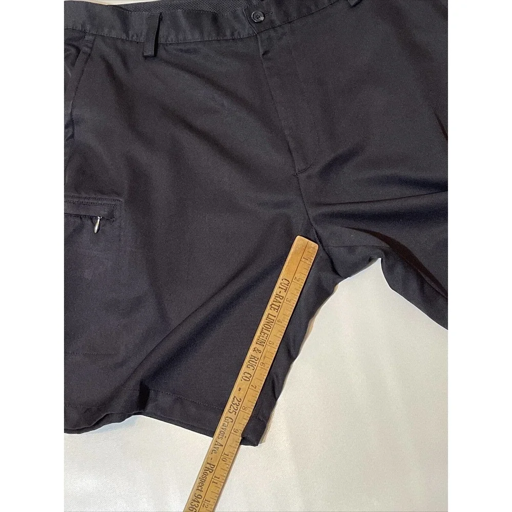 IZOD GOLF Men’s 38 Black Cargo Golf Shorts Polyester - Picture 7 of 7